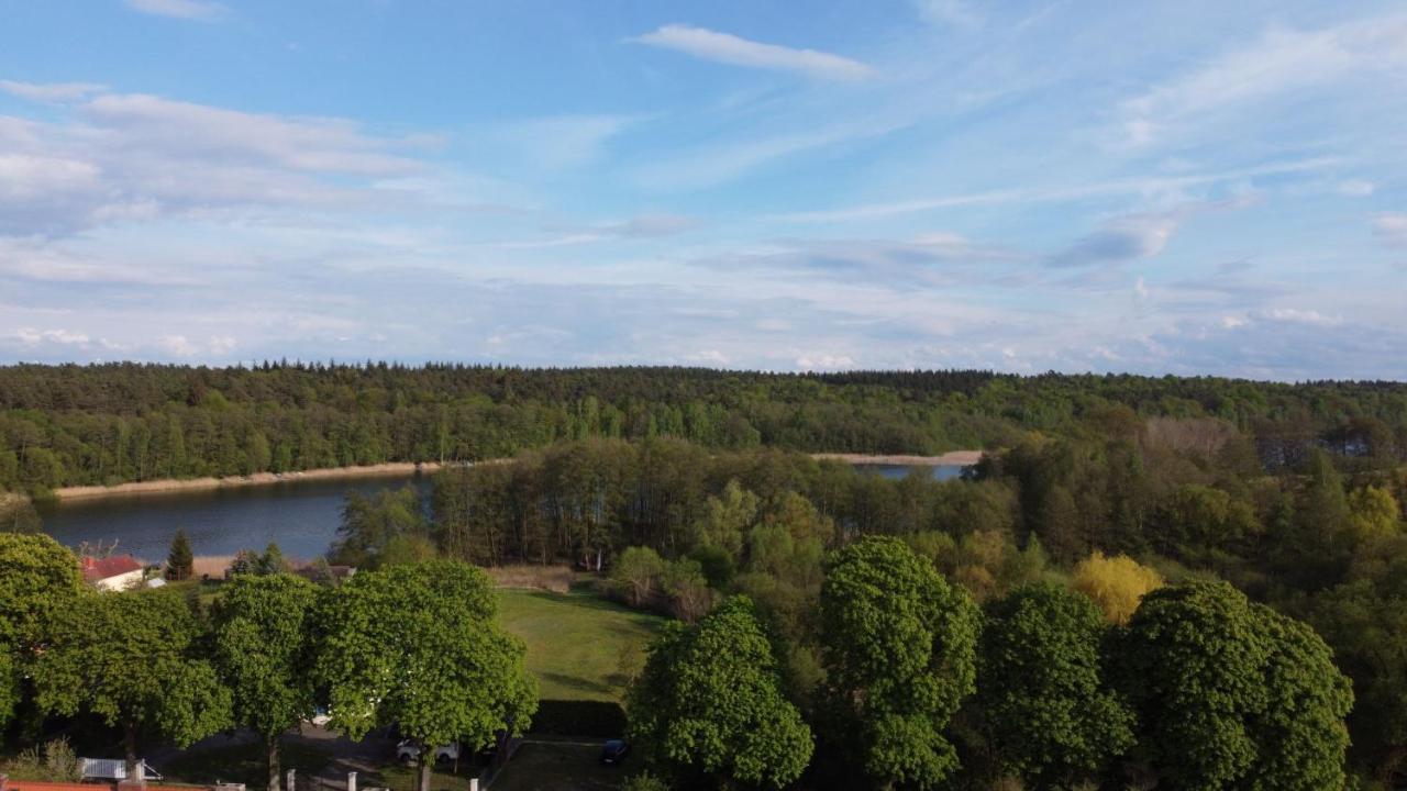 Grosse Wohnung / Haushaelfte In Peetzig Am See Angermunde Dış mekan fotoğraf