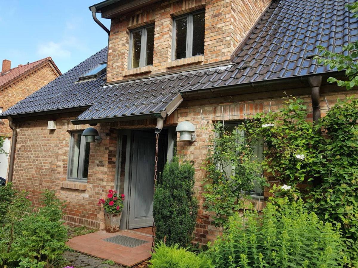 Grosse Wohnung / Haushaelfte In Peetzig Am See Angermunde Dış mekan fotoğraf