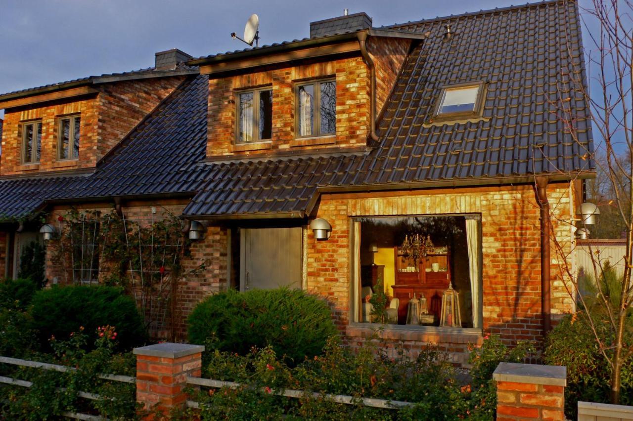 Grosse Wohnung / Haushaelfte In Peetzig Am See Angermunde Dış mekan fotoğraf
