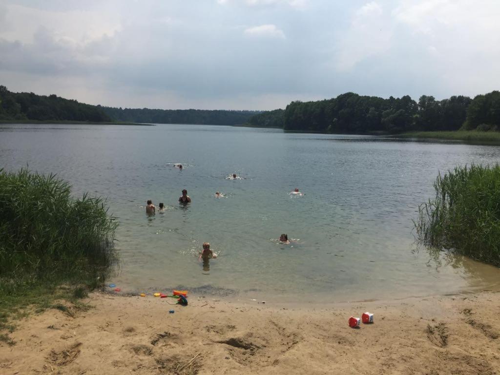 Grosse Wohnung / Haushaelfte In Peetzig Am See Angermunde Dış mekan fotoğraf